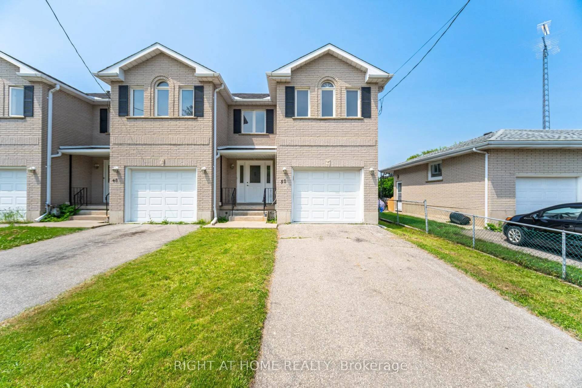Photo 2 of 50 Albemarle Street, Brantford — HOMEH