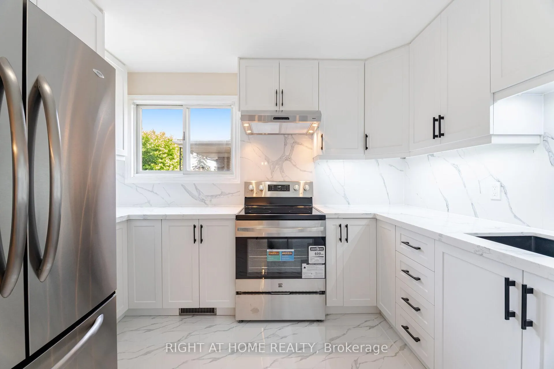 Photo 9 of 50 Albemarle Street, Brantford — HOMEH