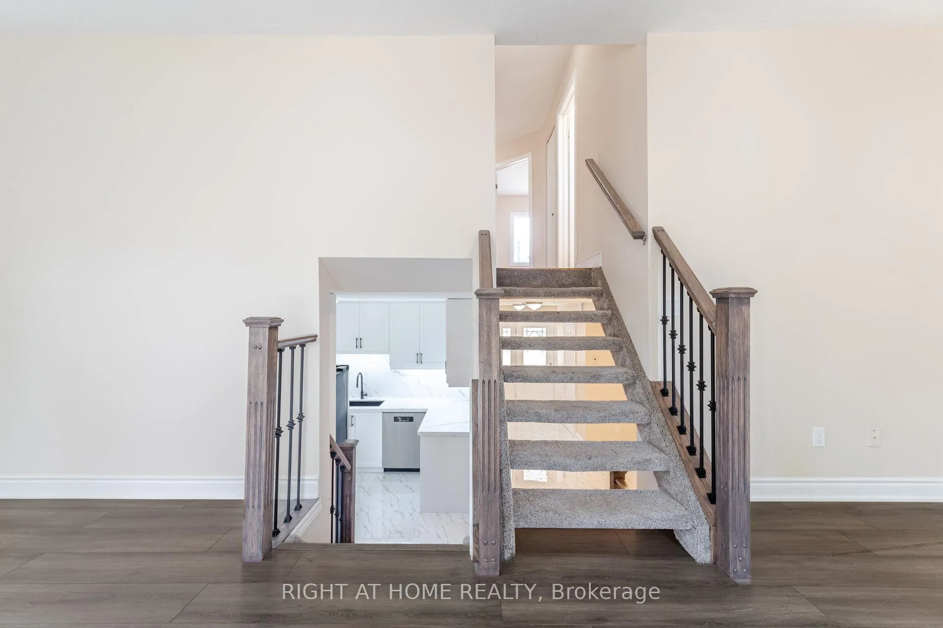 Photo 14 of 50 Albemarle Street, Brantford — HOMEH