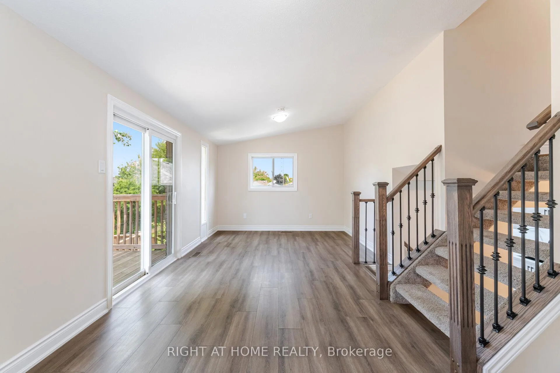 Photo 16 of 50 Albemarle Street, Brantford — HOMEH