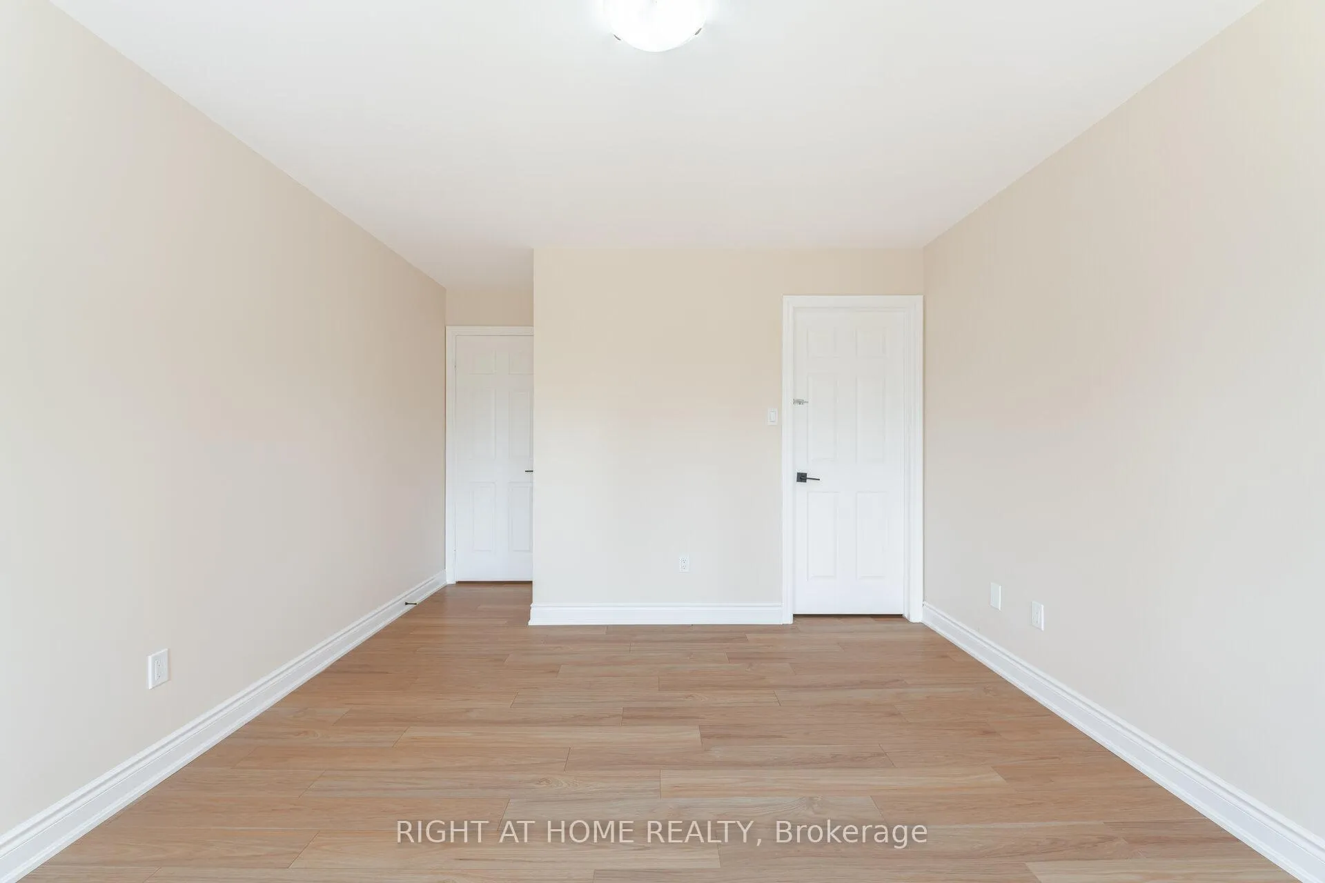 Photo 20 of 50 Albemarle Street, Brantford — HOMEH