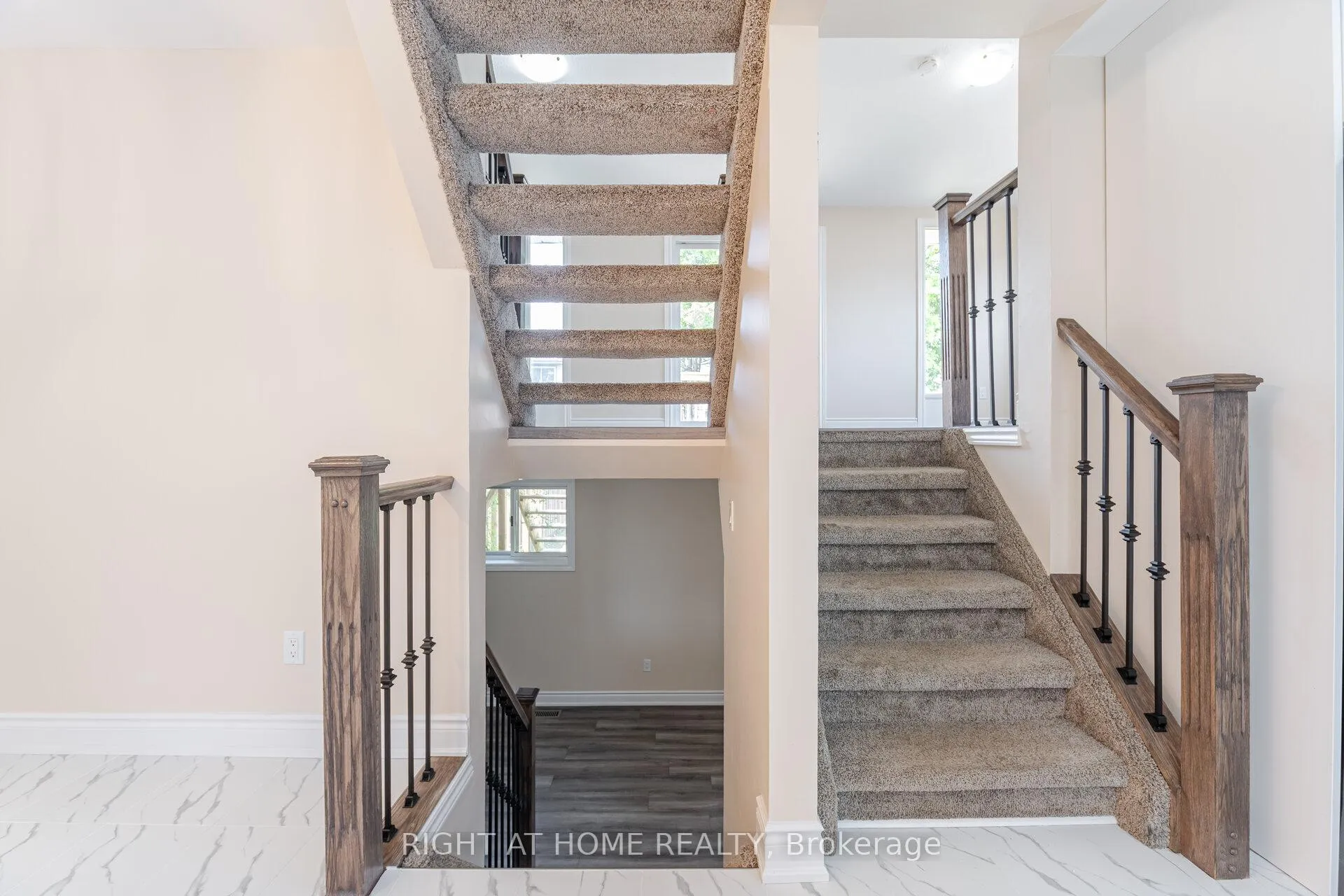 Photo 26 of 50 Albemarle Street, Brantford — HOMEH
