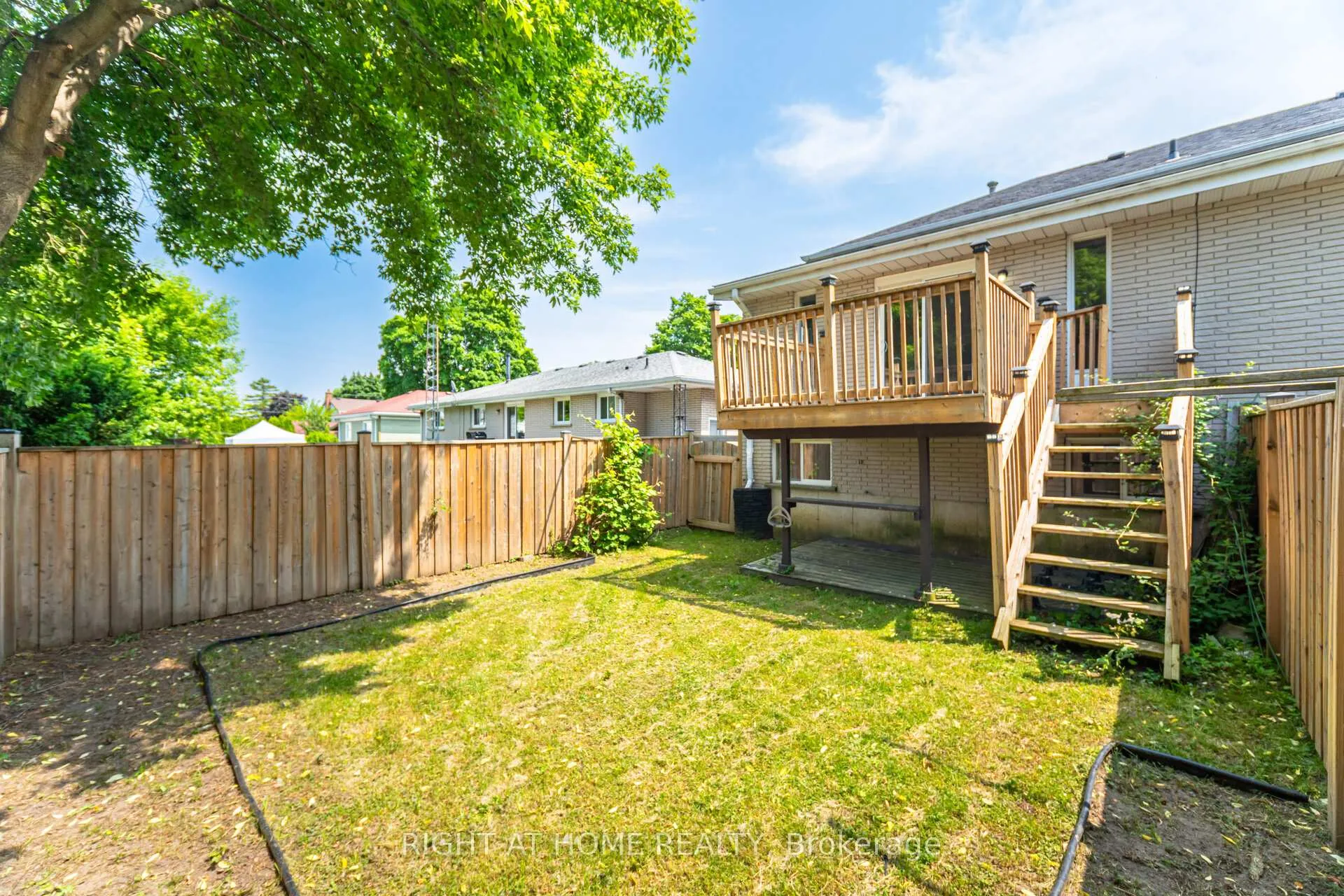 Photo 37 of 50 Albemarle Street, Brantford — HOMEH