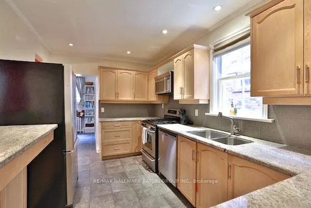 Photo 8 of 76 Willowbank Boulevard, Toronto, Lawrence Park South — HOMEH