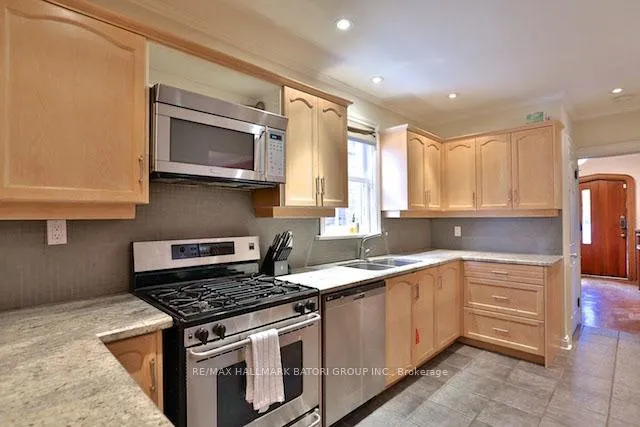 Photo 9 of 76 Willowbank Boulevard, Toronto, Lawrence Park South — HOMEH