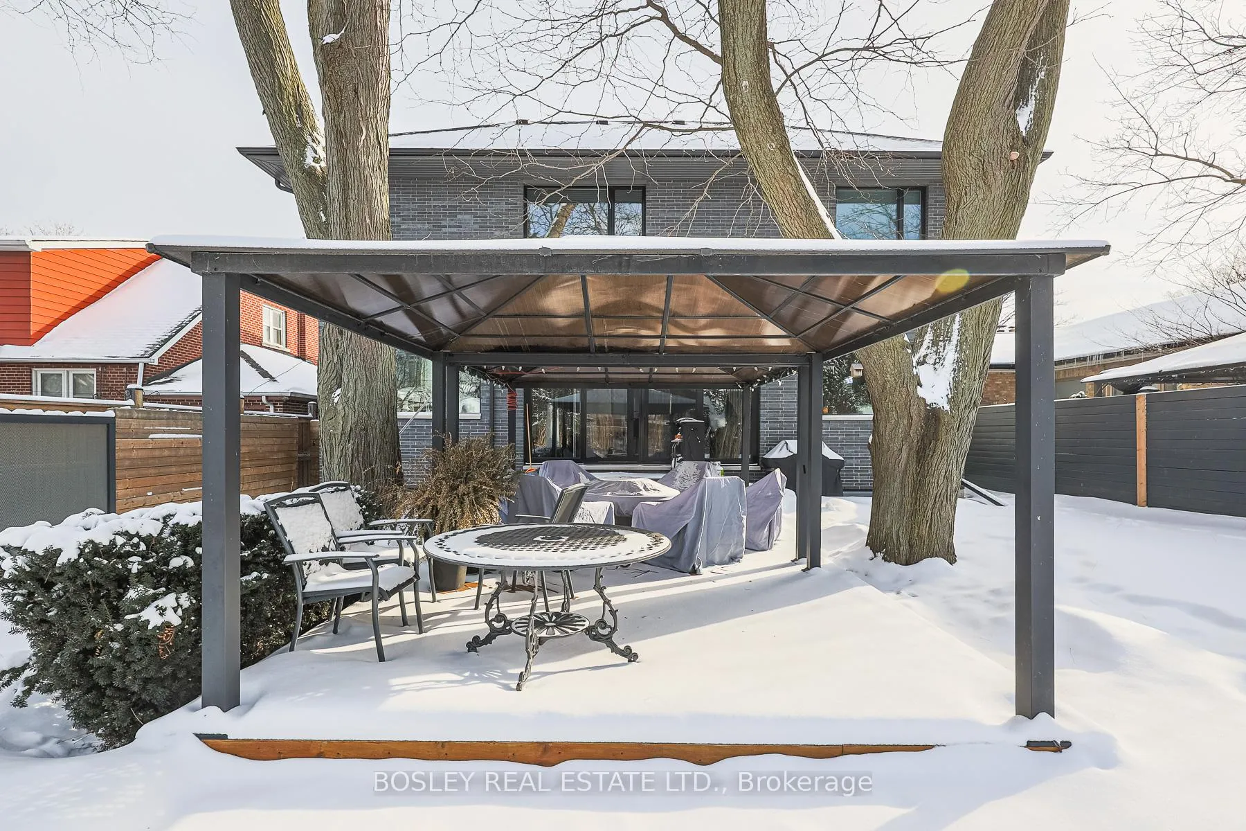 Photo 20 of 10 Graystone Gardens, Etobicoke, Islington-City Centre West — HOMEH