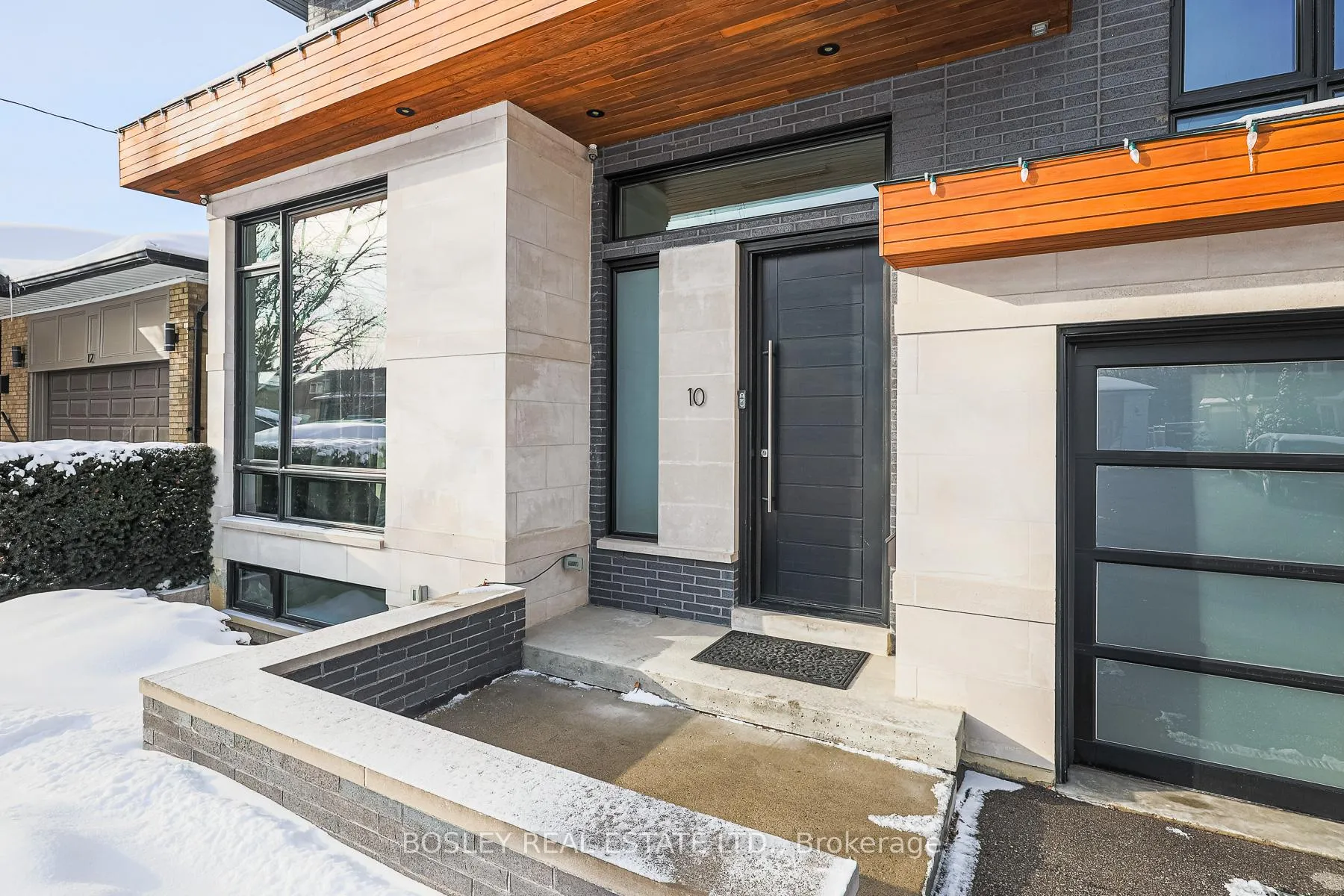 Photo 22 of 10 Graystone Gardens, Etobicoke, Islington-City Centre West — HOMEH