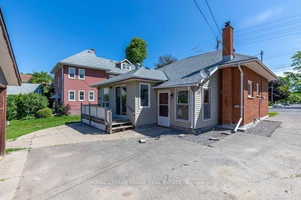 Photo 25 of 591 Park Street N, Peterborough, Town Ward 3 — HOMEH