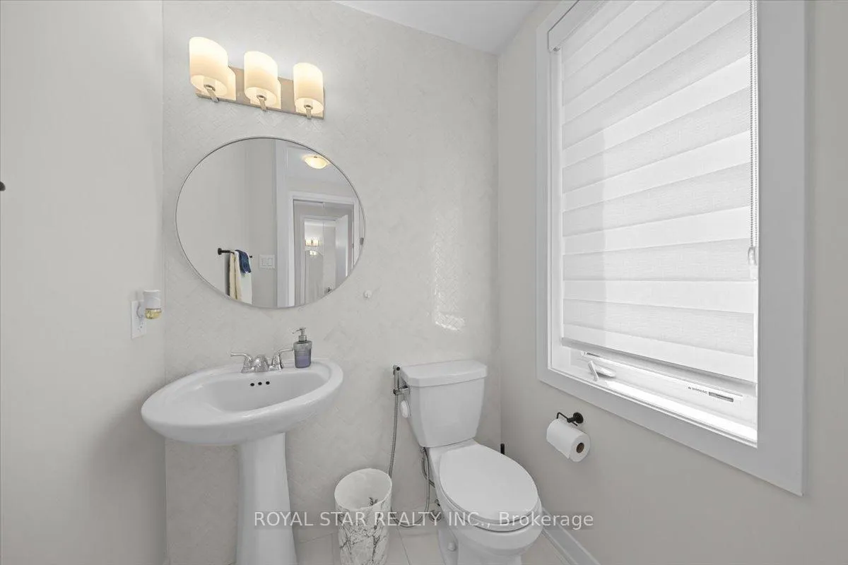 Photo 3 of 2021 Elevation Road, Ottawa, Barrhaven - Half Moon Bay — HOMEH