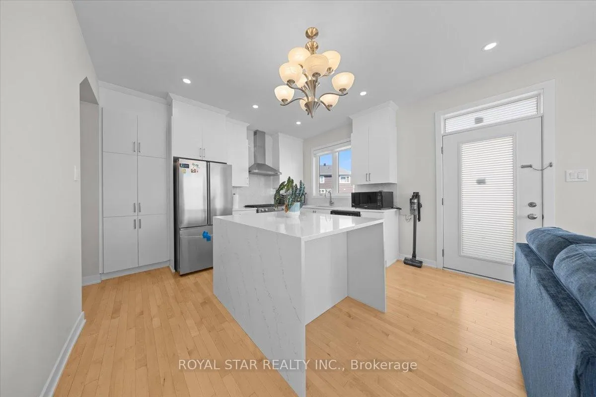 Photo 9 of 2021 Elevation Road, Ottawa, Barrhaven - Half Moon Bay — HOMEH