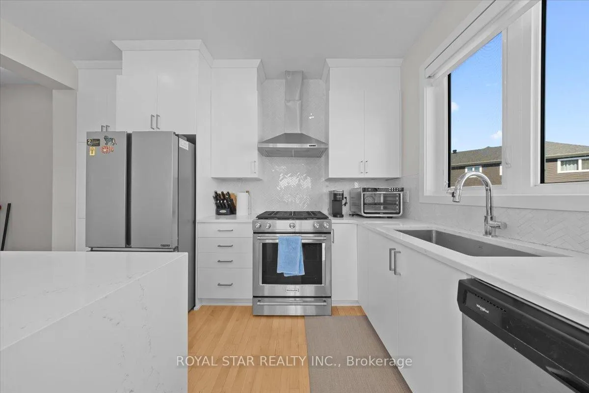 Photo 10 of 2021 Elevation Road, Ottawa, Barrhaven - Half Moon Bay — HOMEH