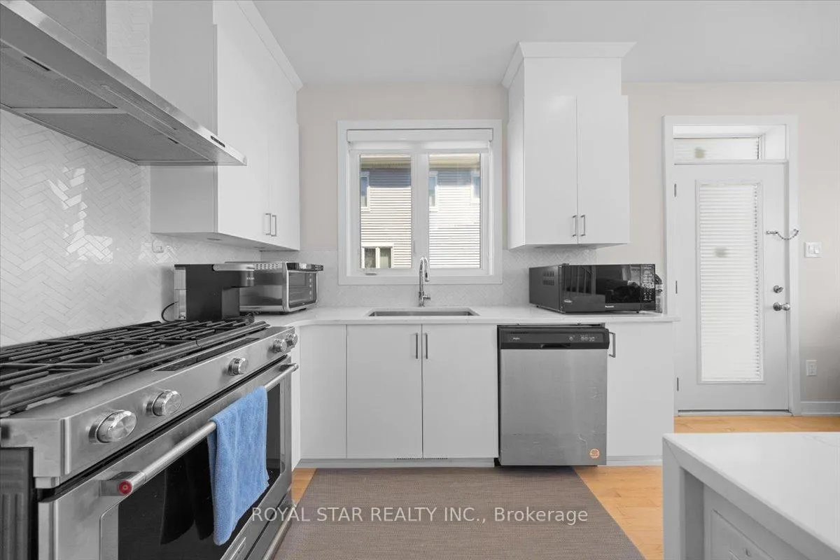 Photo 11 of 2021 Elevation Road, Ottawa, Barrhaven - Half Moon Bay — HOMEH
