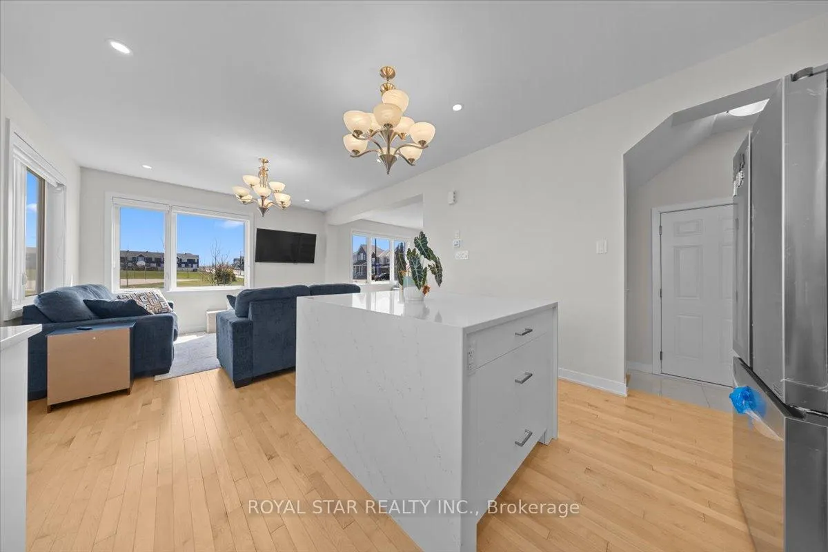 Photo 12 of 2021 Elevation Road, Ottawa, Barrhaven - Half Moon Bay — HOMEH