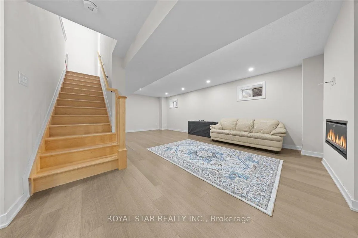 Photo 19 of 2021 Elevation Road, Ottawa, Barrhaven - Half Moon Bay — HOMEH