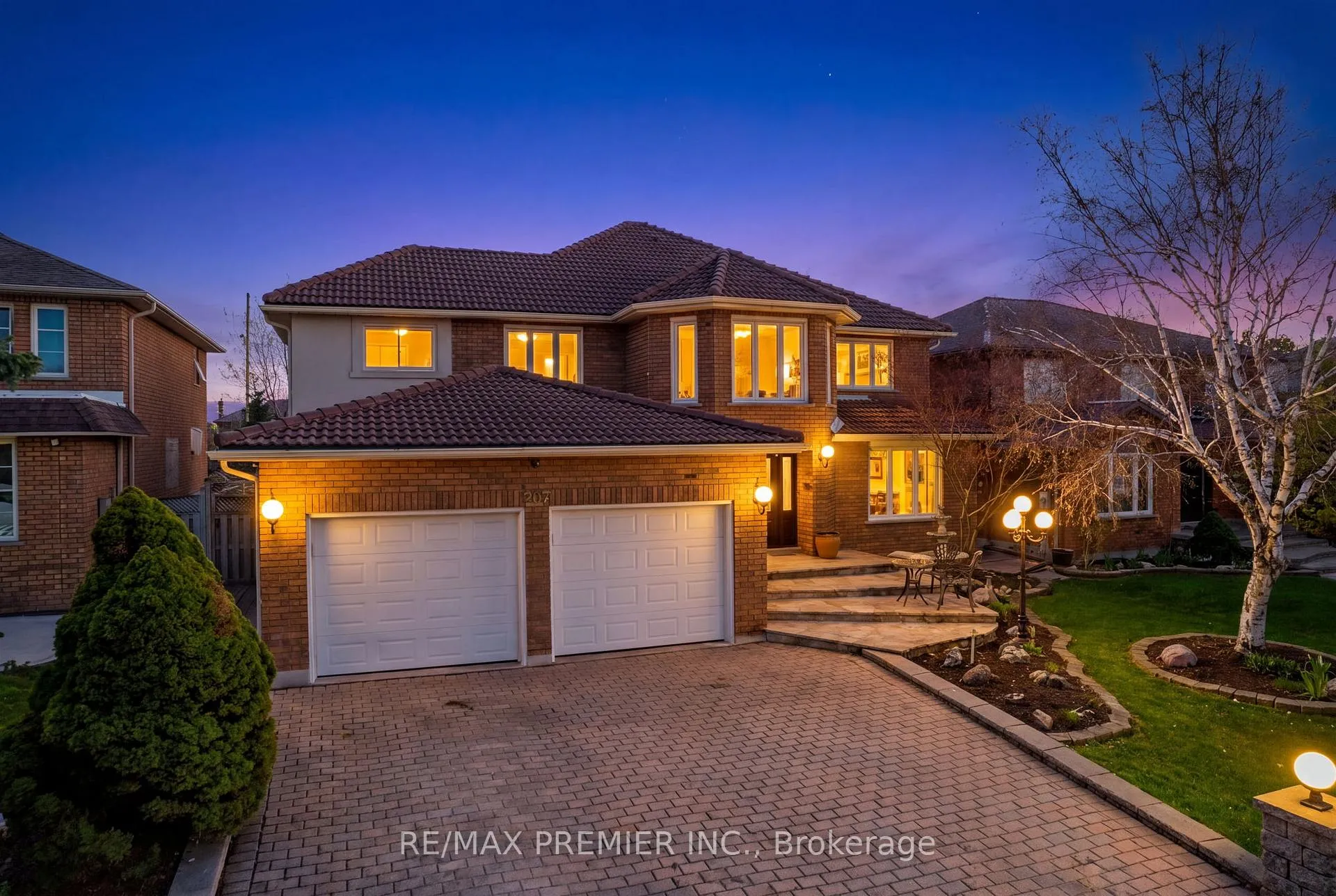 Photo 1 of 112 Bourbon Street, Vaughan, East Woodbridge — HOMEH