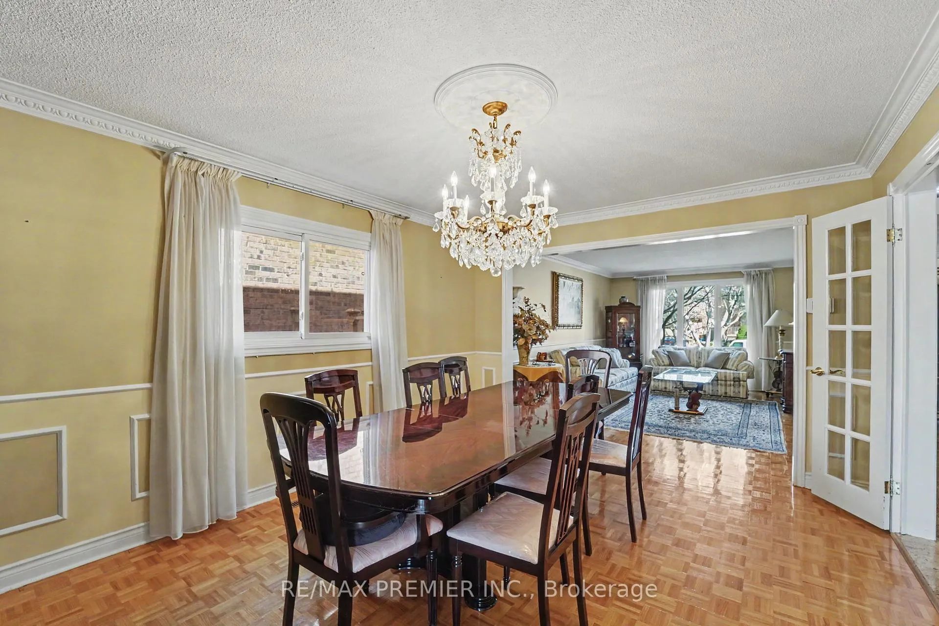 Photo 8 of 112 Bourbon Street, Vaughan, East Woodbridge — HOMEH