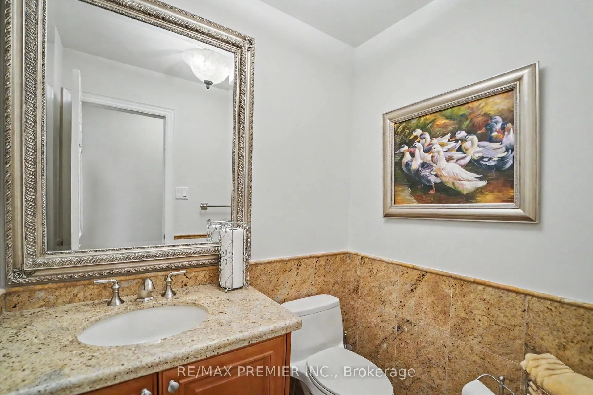 Photo 9 of 112 Bourbon Street, Vaughan, East Woodbridge — HOMEH