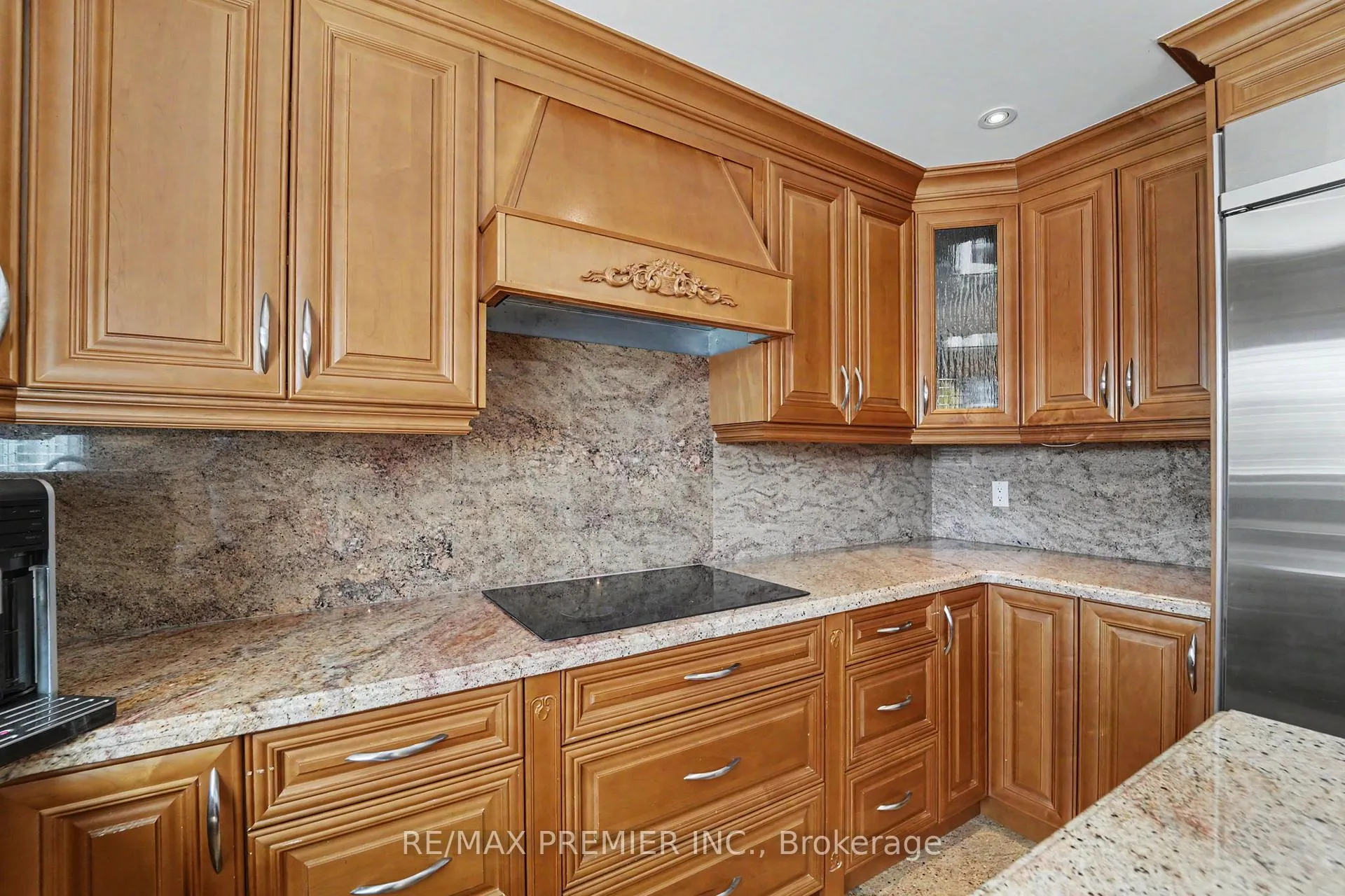 Photo 13 of 112 Bourbon Street, Vaughan, East Woodbridge — HOMEH