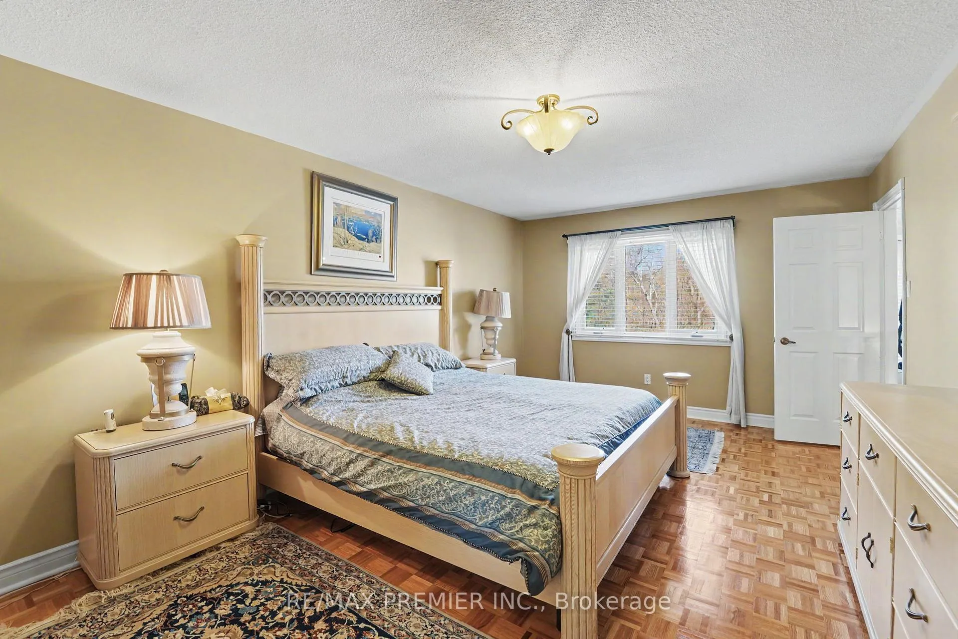 Photo 20 of 112 Bourbon Street, Vaughan, East Woodbridge — HOMEH