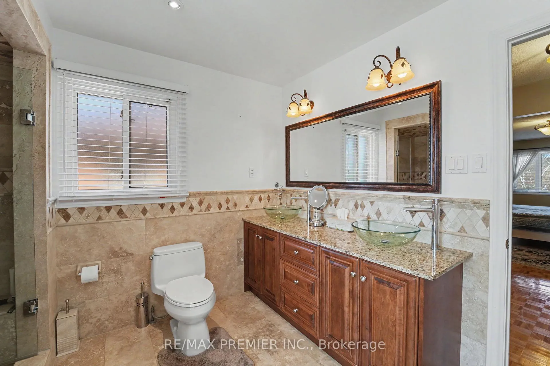 Photo 22 of 112 Bourbon Street, Vaughan, East Woodbridge — HOMEH