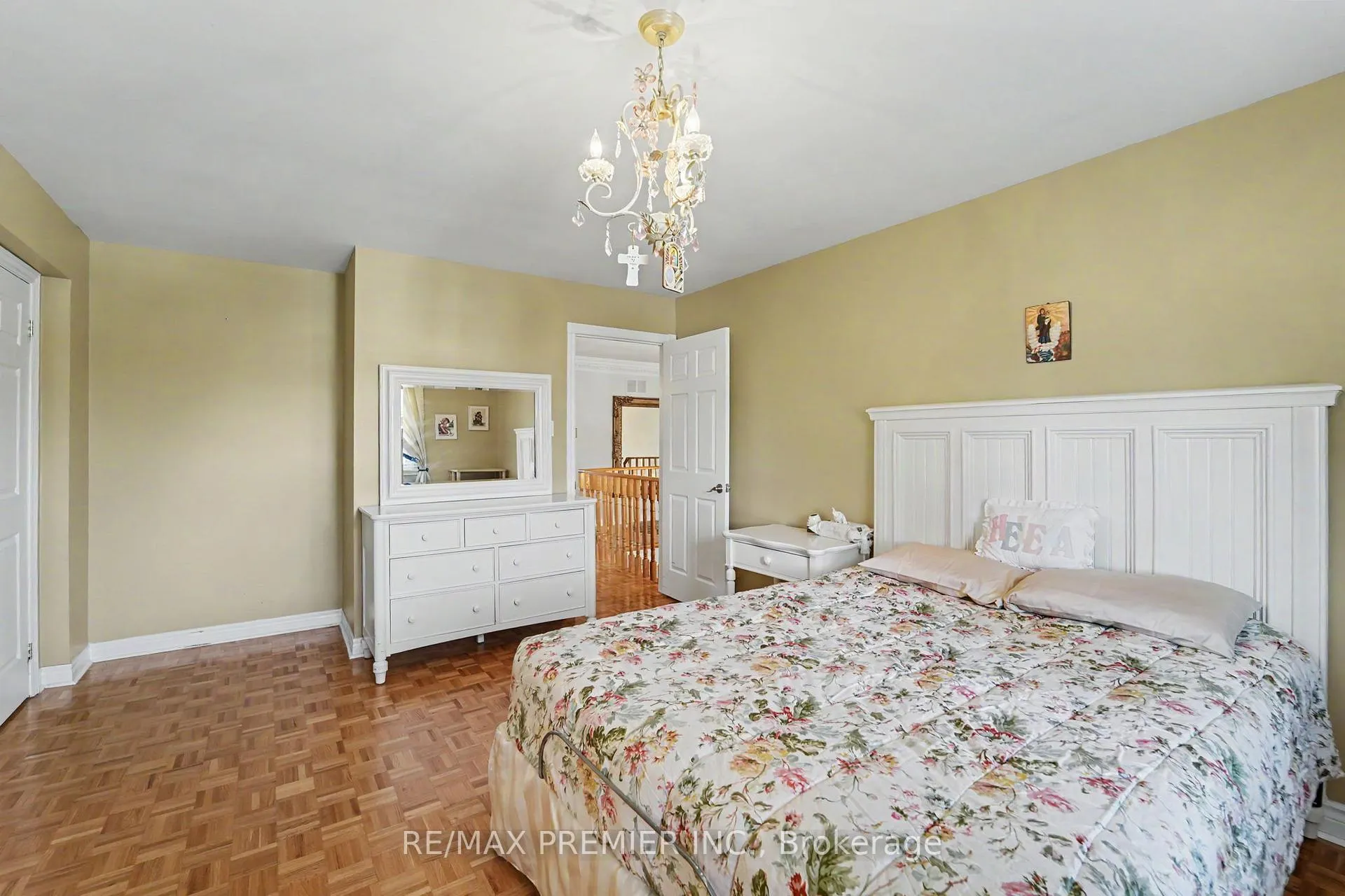 Photo 28 of 112 Bourbon Street, Vaughan, East Woodbridge — HOMEH