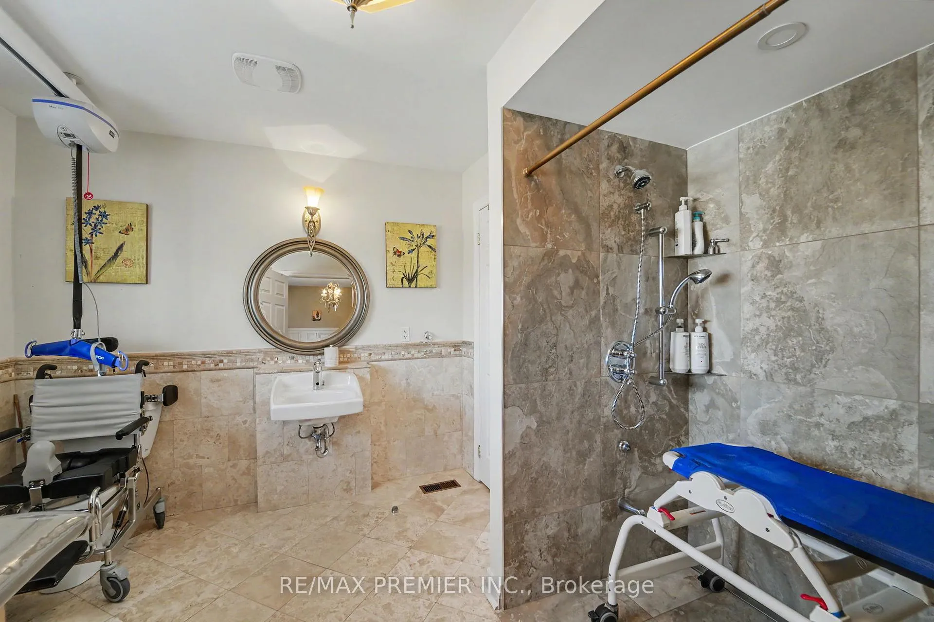 Photo 29 of 112 Bourbon Street, Vaughan, East Woodbridge — HOMEH