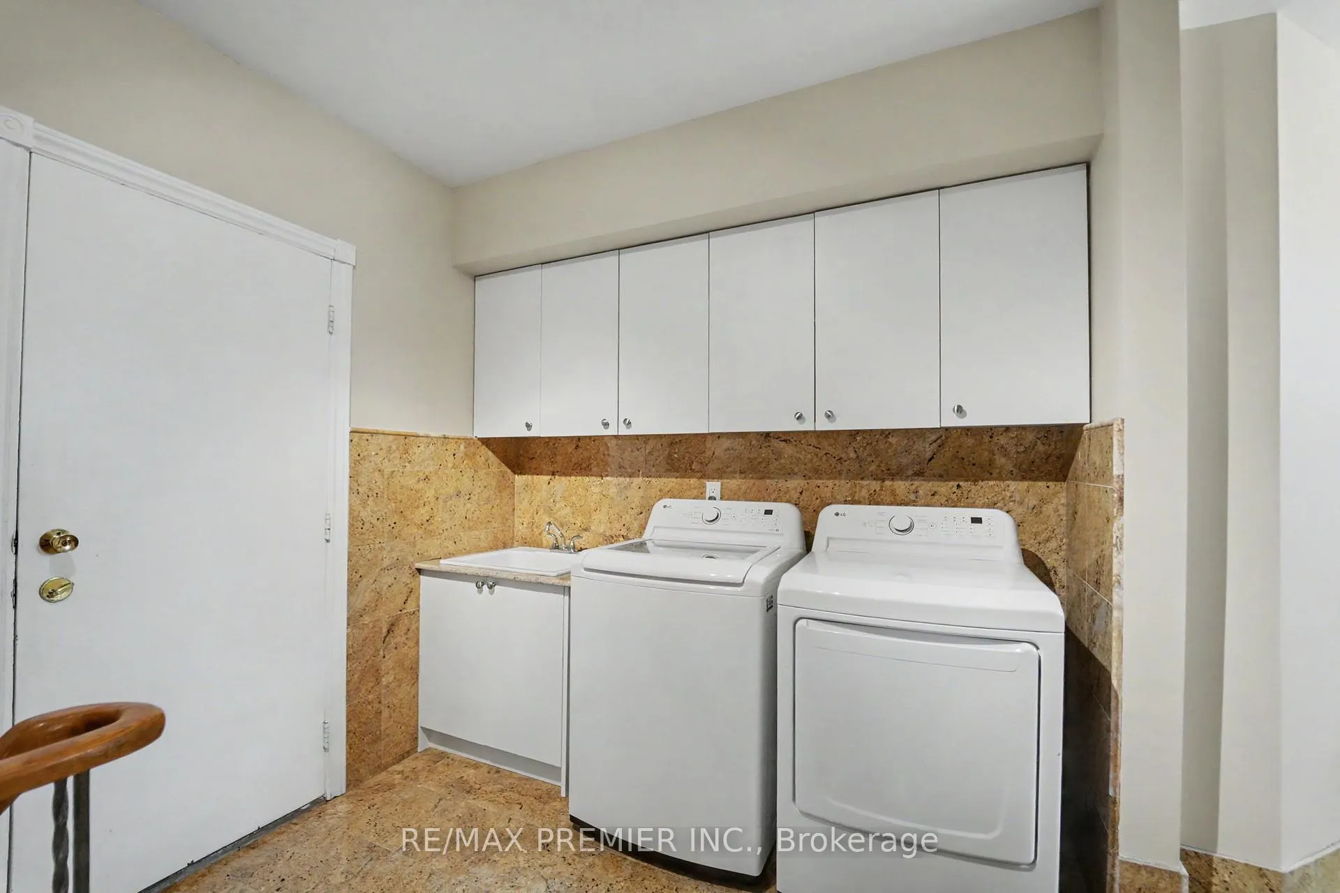 Photo 31 of 112 Bourbon Street, Vaughan, East Woodbridge — HOMEH