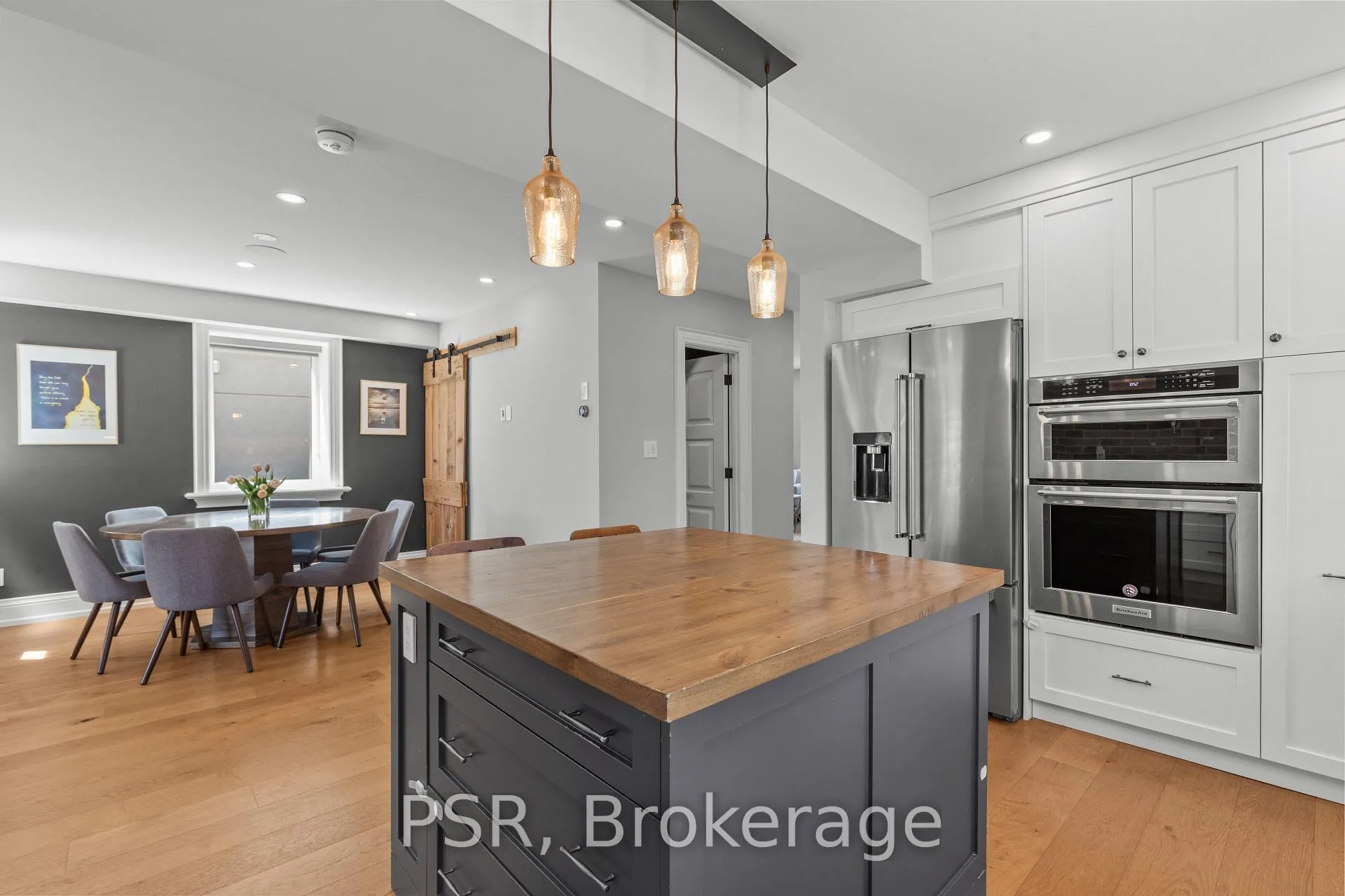 Photo 4 of 176 Troy Street, Mississauga, Mineola — HOMEH