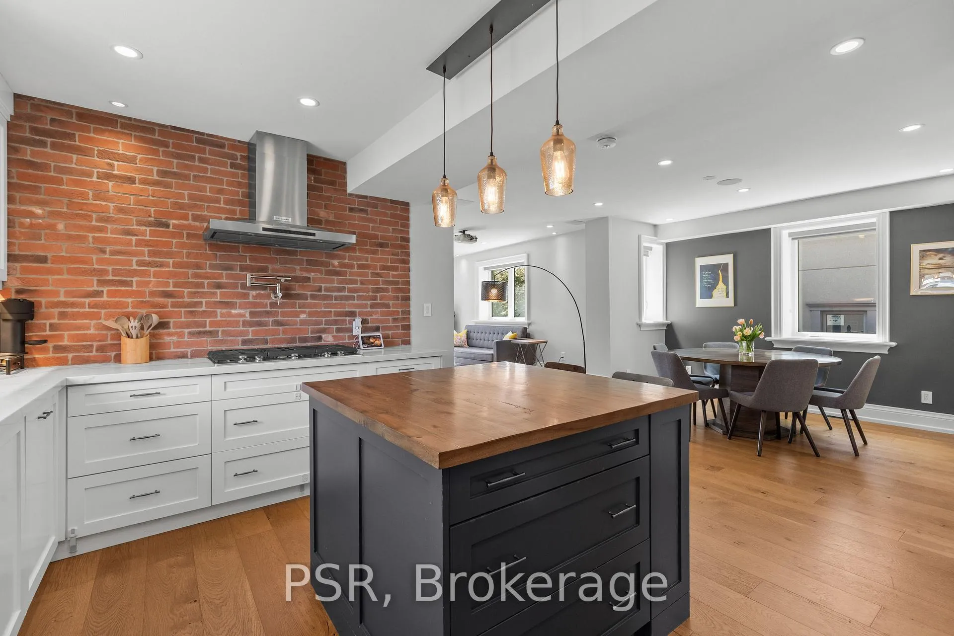 Photo 5 of 176 Troy Street, Mississauga, Mineola — HOMEH