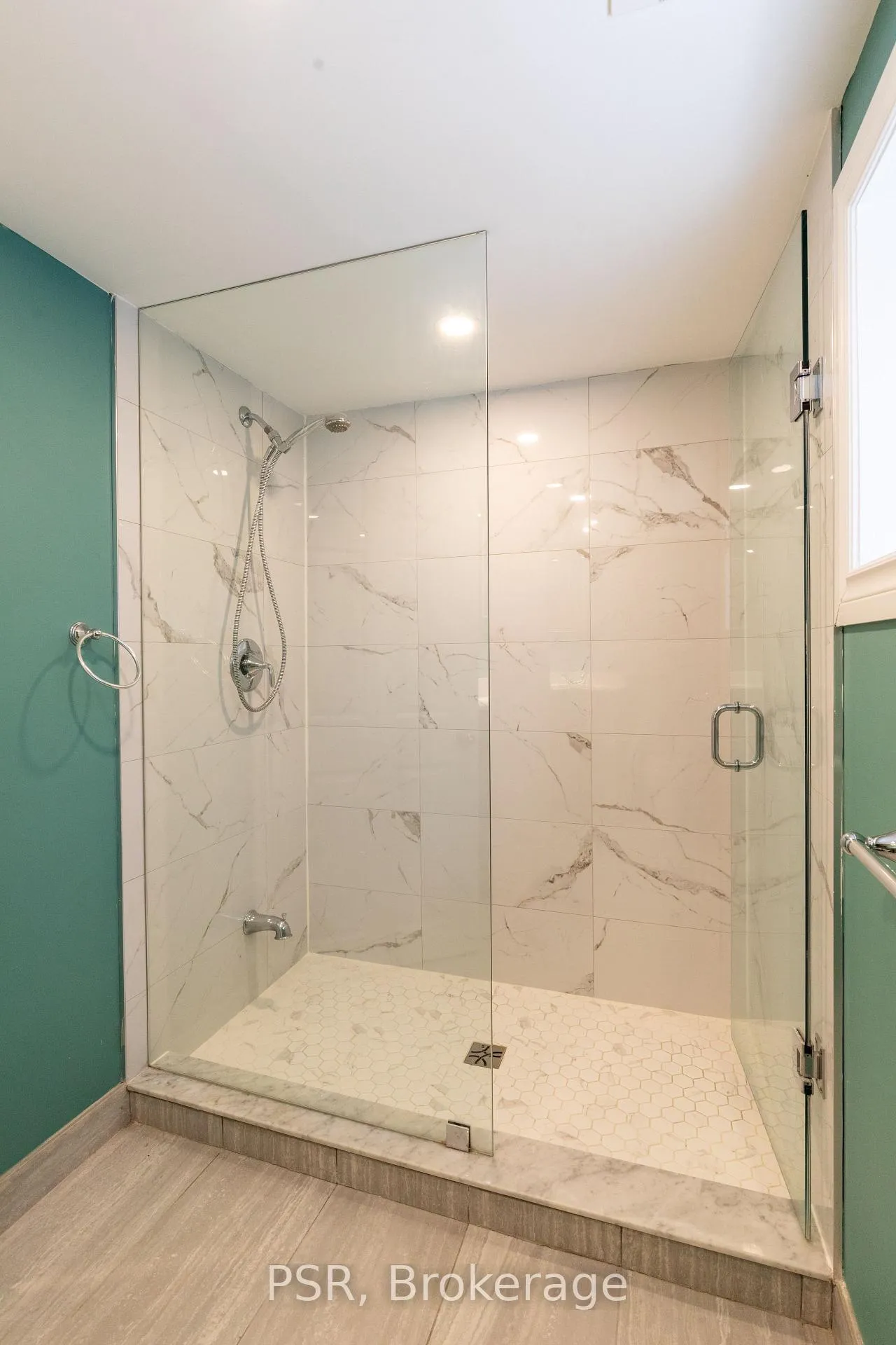 Photo 26 of 176 Troy Street, Mississauga, Mineola — HOMEH