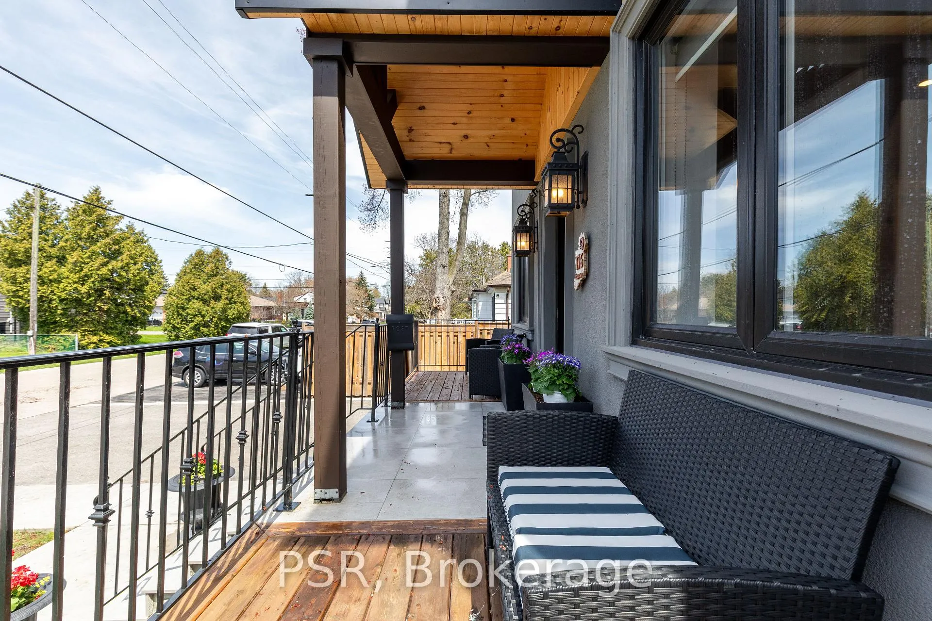Photo 32 of 176 Troy Street, Mississauga, Mineola — HOMEH