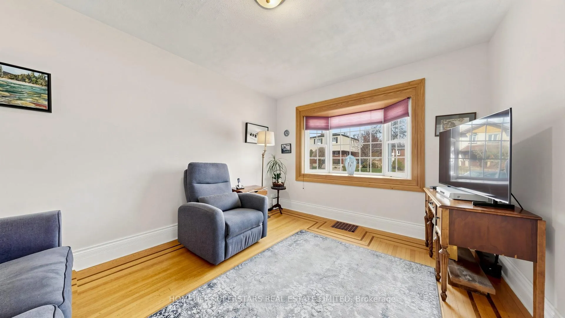 Photo 5 of 61 Albani Street, Etobicoke, Mimico — HOMEH