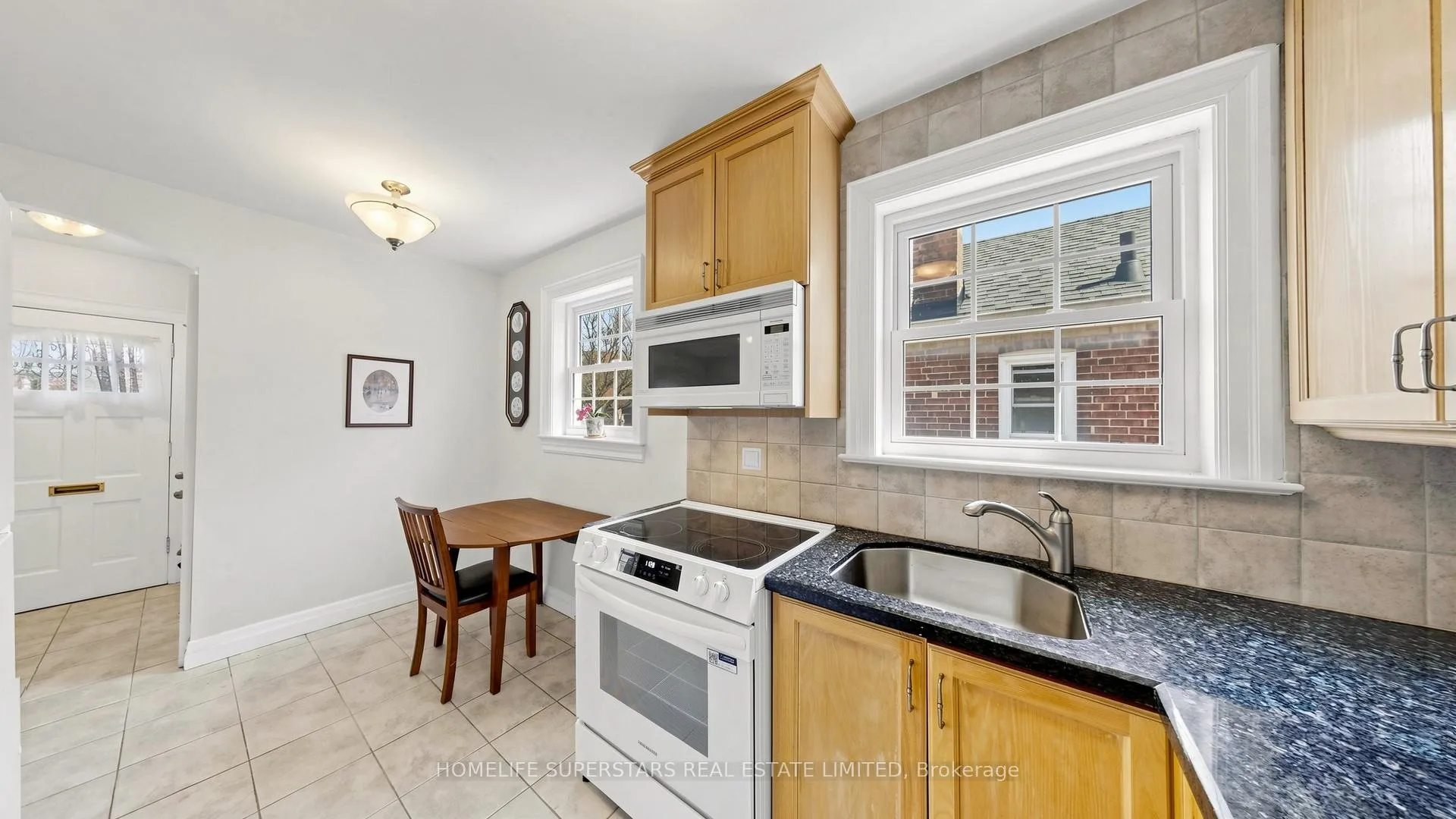 Photo 12 of 61 Albani Street, Etobicoke, Mimico — HOMEH