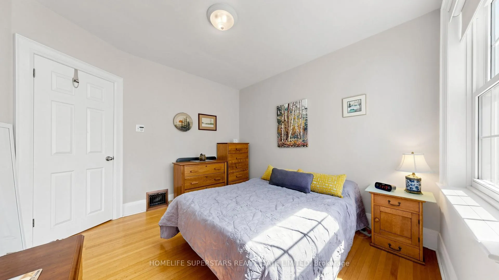Photo 18 of 61 Albani Street, Etobicoke, Mimico — HOMEH