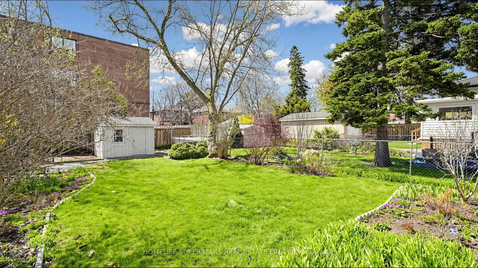 Photo 37 of 61 Albani Street, Etobicoke, Mimico — HOMEH
