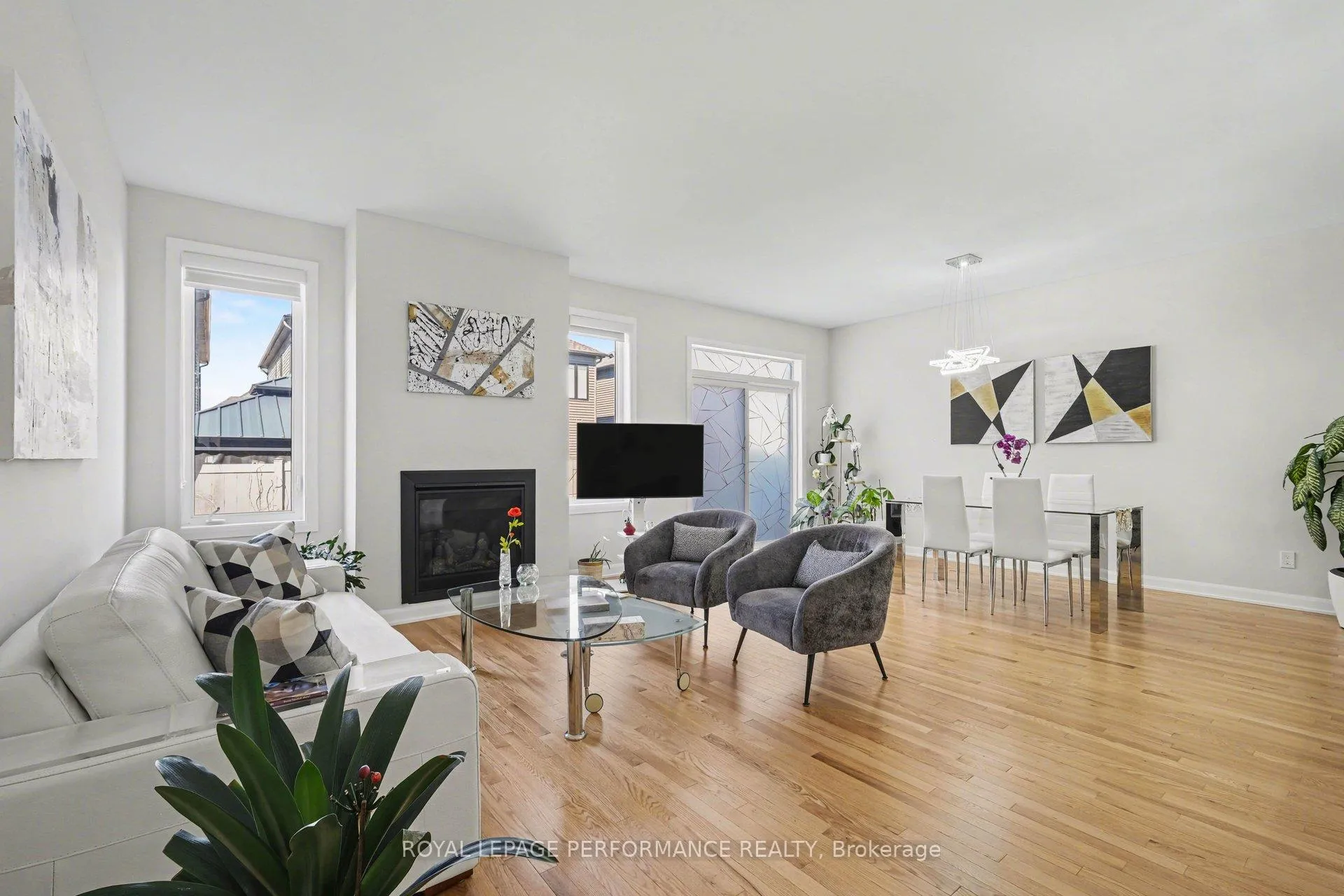Photo 2 of 791 Coast Circle, Ottawa, Mahogany Community — HOMEH
