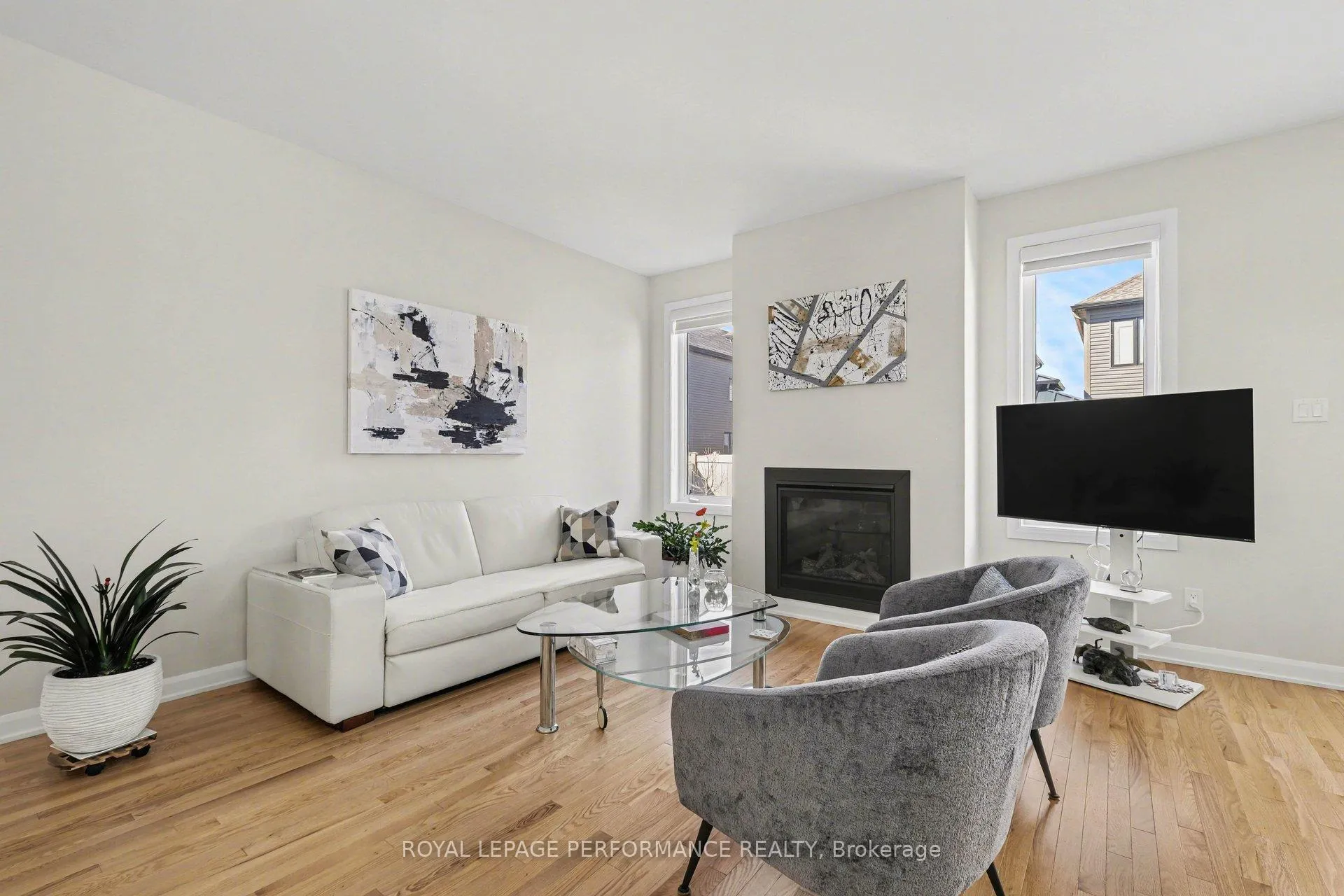 Photo 3 of 791 Coast Circle, Ottawa, Mahogany Community — HOMEH