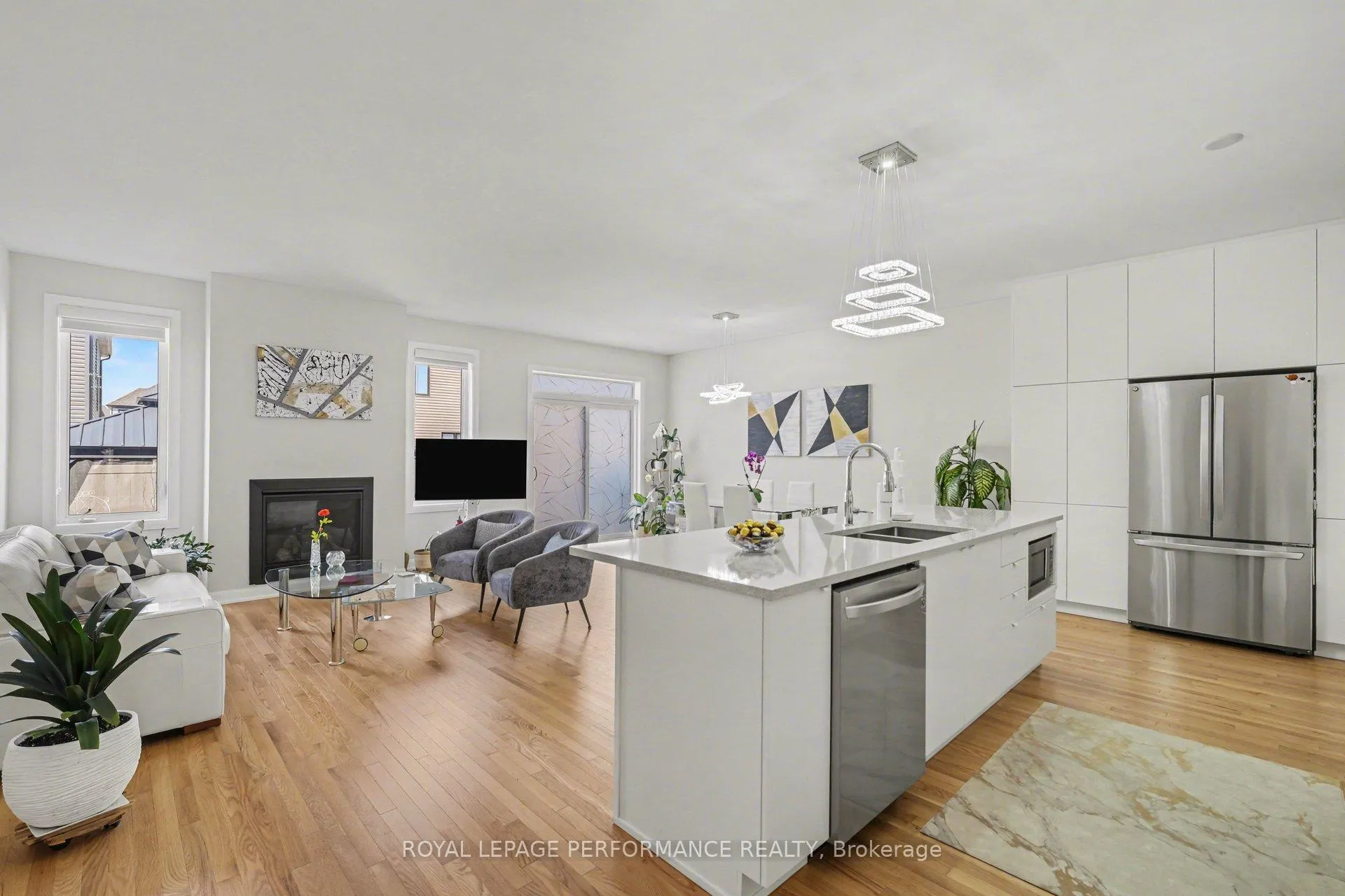 Photo 4 of 791 Coast Circle, Ottawa, Mahogany Community — HOMEH