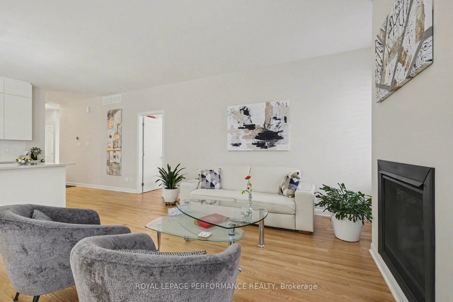 Photo 7 of 791 Coast Circle, Ottawa, Mahogany Community — HOMEH