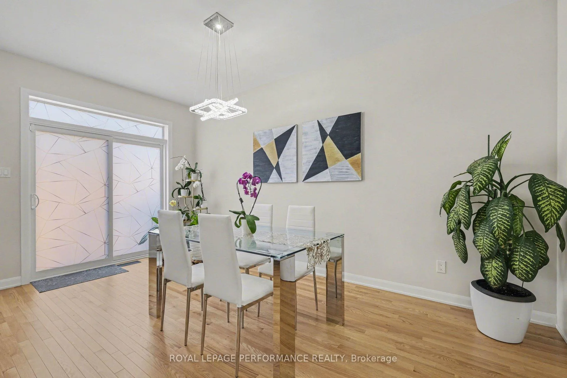 Photo 8 of 791 Coast Circle, Ottawa, Mahogany Community — HOMEH