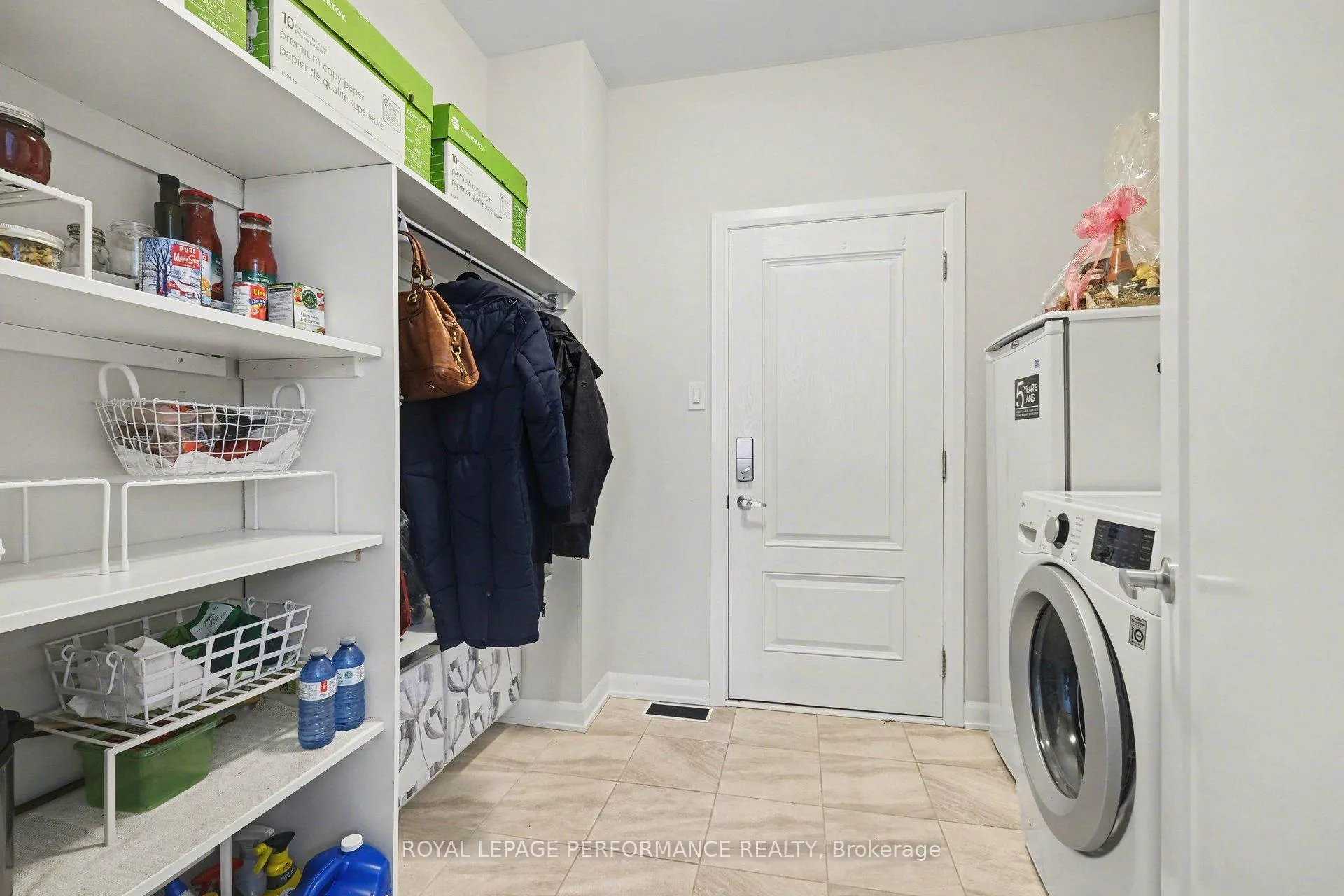 Photo 13 of 791 Coast Circle, Ottawa, Mahogany Community — HOMEH