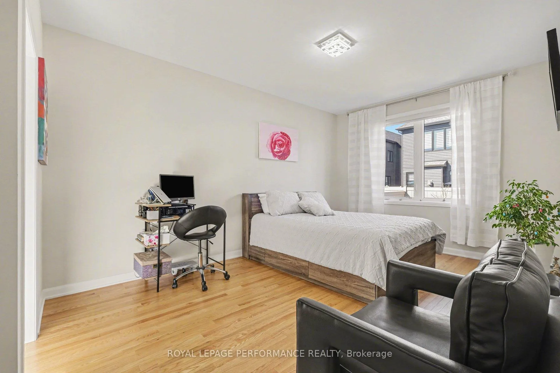 Photo 16 of 791 Coast Circle, Ottawa, Mahogany Community — HOMEH