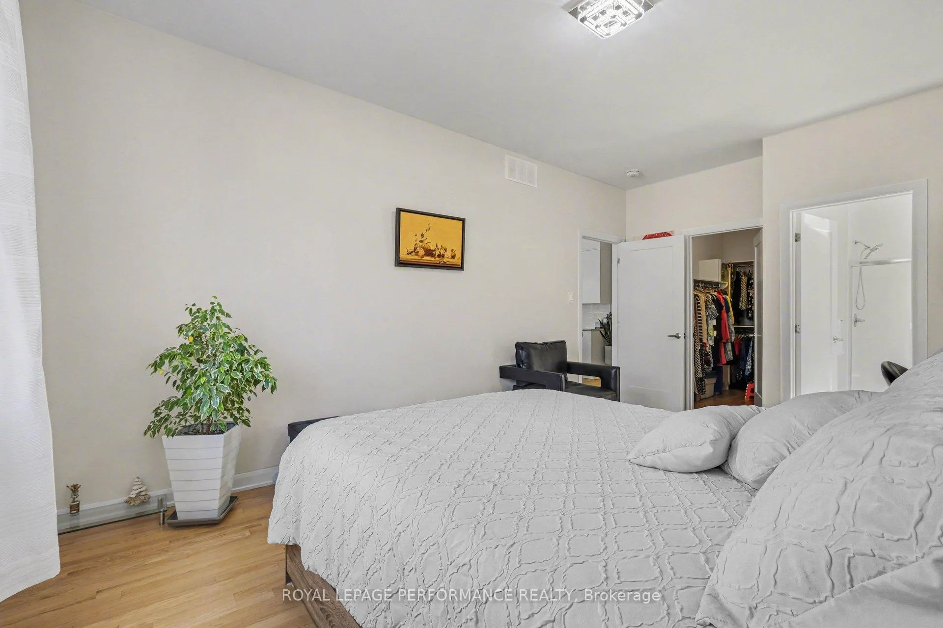 Photo 17 of 791 Coast Circle, Ottawa, Mahogany Community — HOMEH