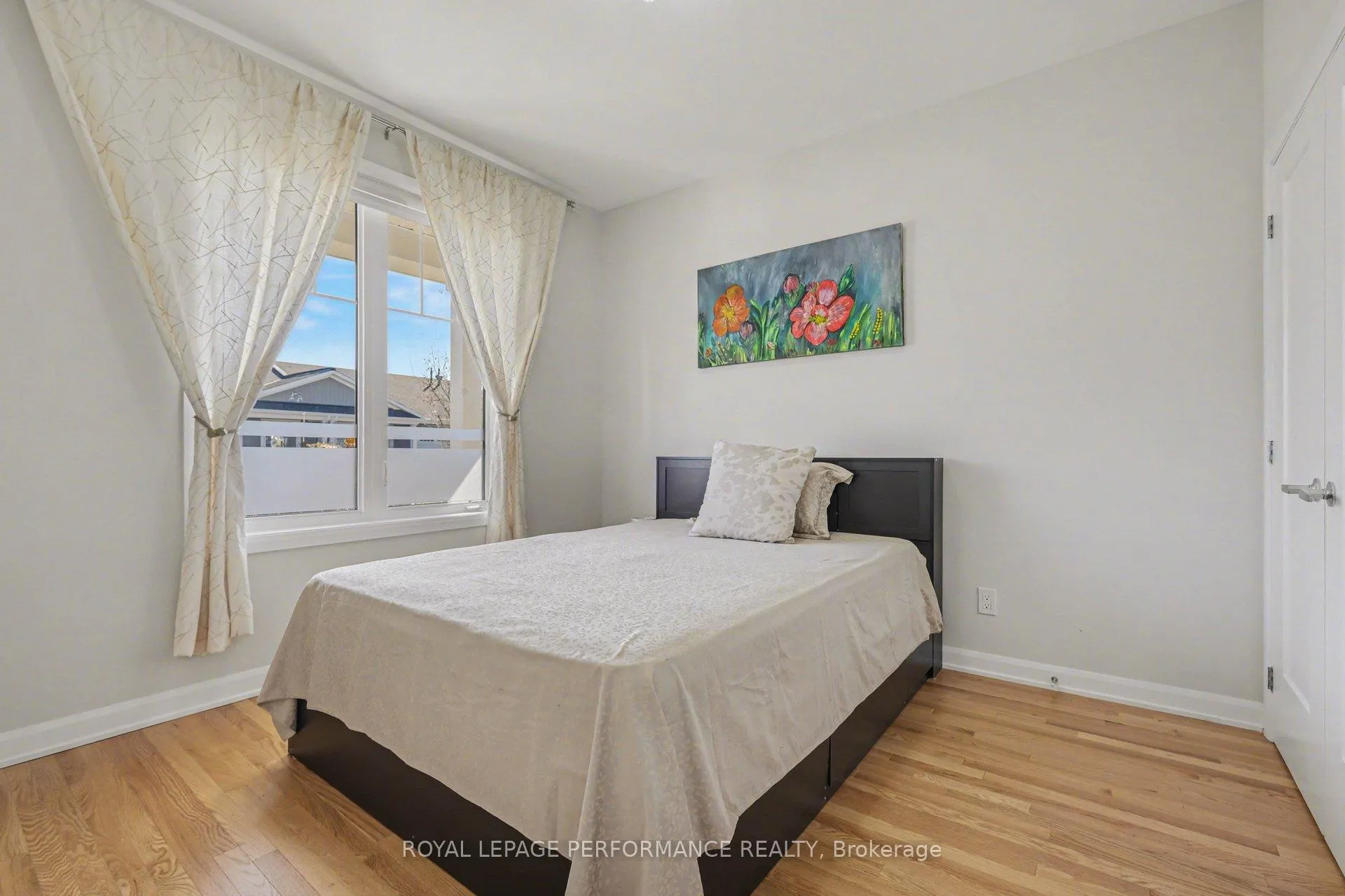 Photo 21 of 791 Coast Circle, Ottawa, Mahogany Community — HOMEH