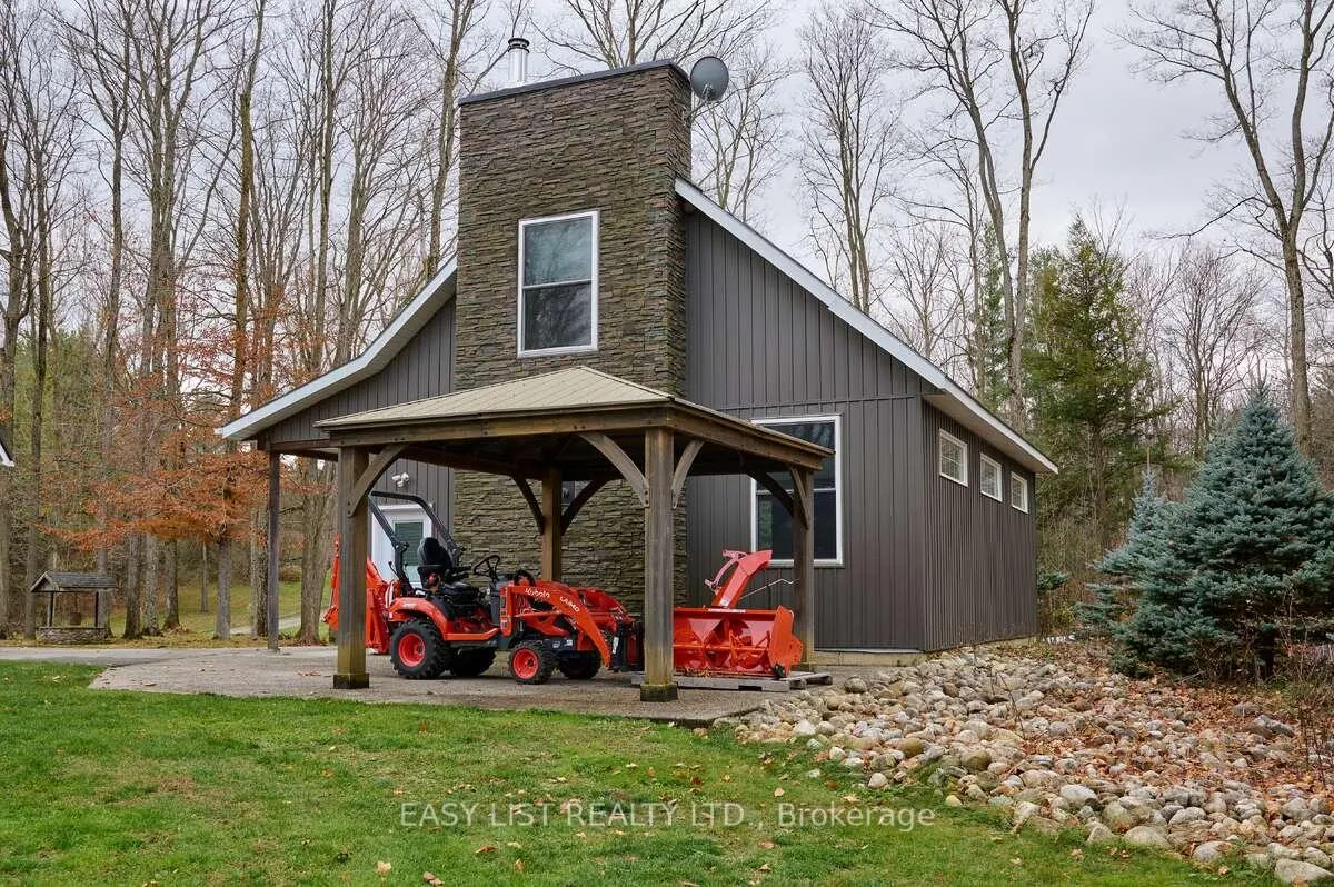 Photo 5 of 1078 Berletts Road, Waterloo — HOMEH