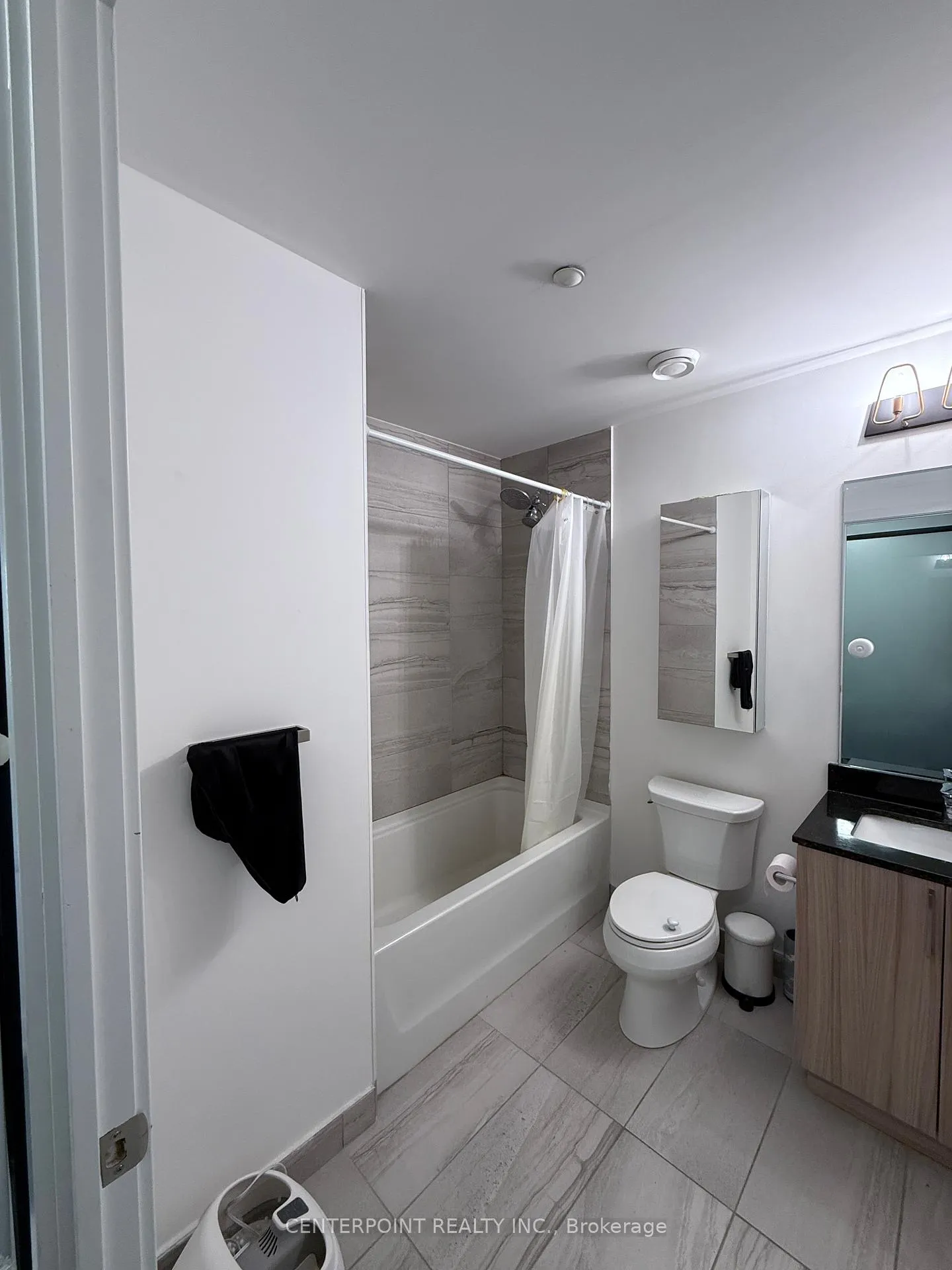Photo 3 of Unit 212W, 268 Buchanan Drive, Markham, Unionville — HOMEH