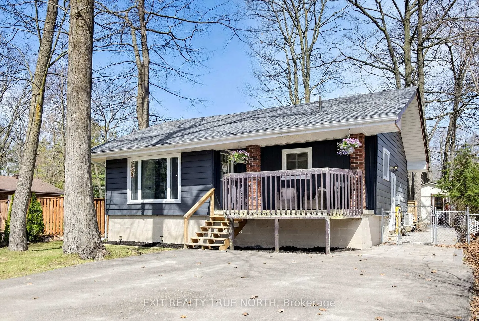 Photo 1 of 70 Knox Road W, Wasaga Beach — HOMEH