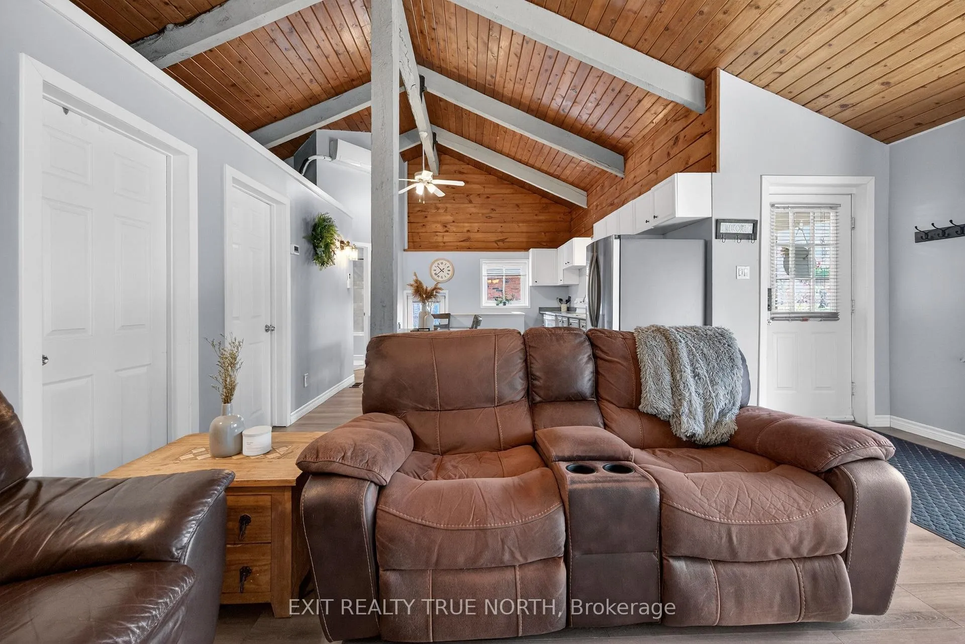 Photo 7 of 70 Knox Road W, Wasaga Beach — HOMEH