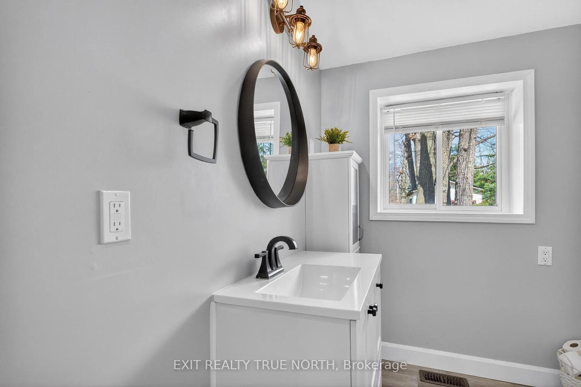 Photo 13 of 70 Knox Road W, Wasaga Beach — HOMEH