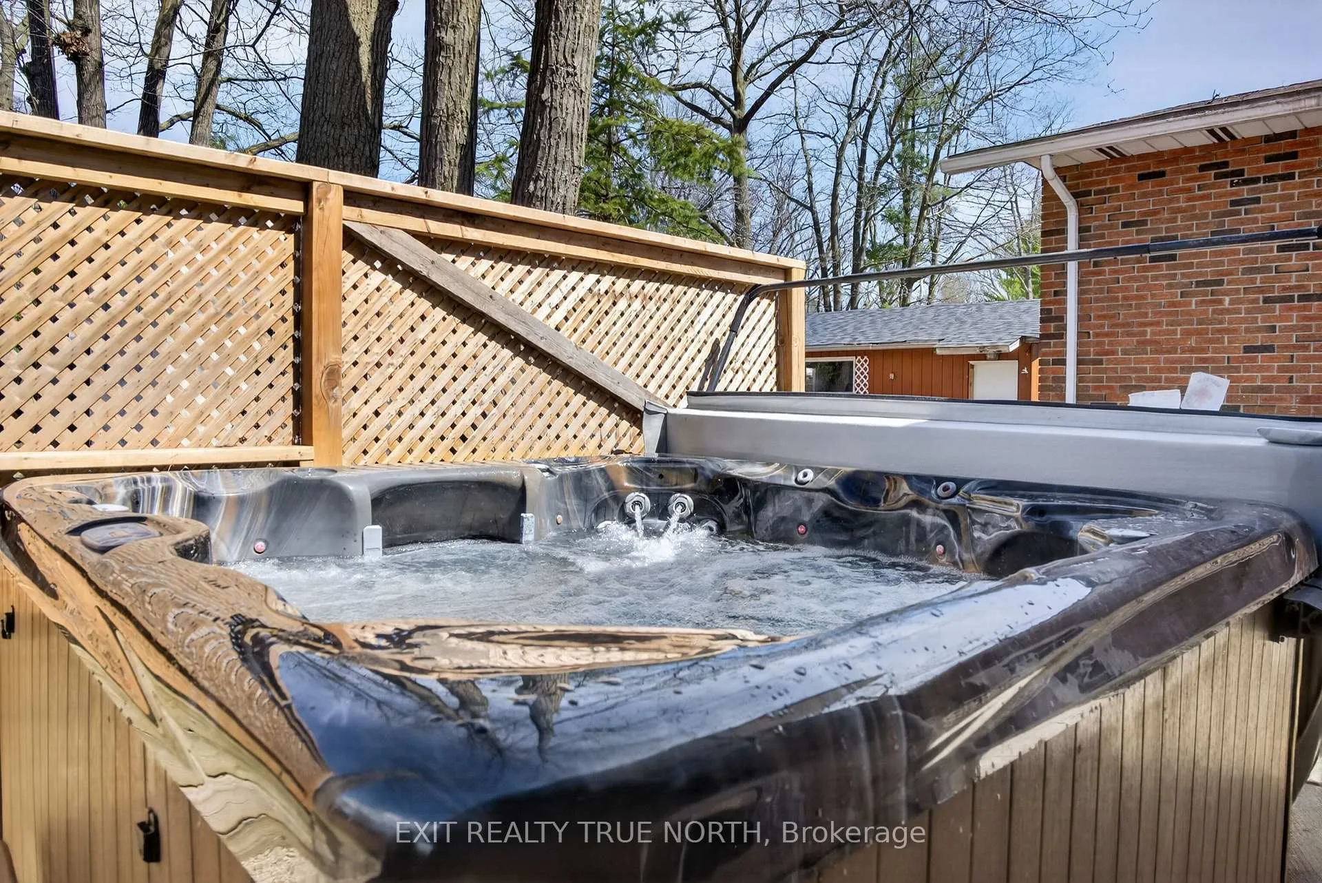 Photo 20 of 70 Knox Road W, Wasaga Beach — HOMEH